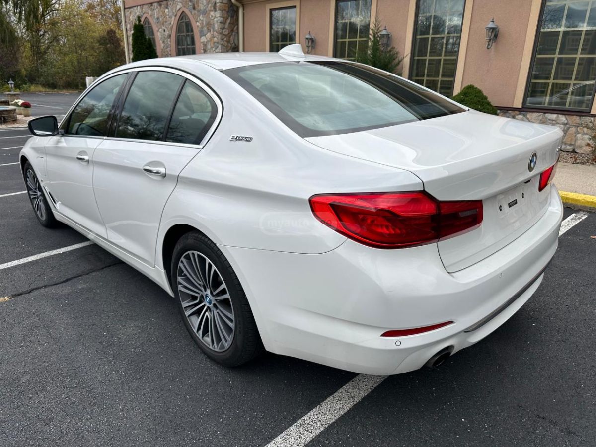 BMW 530 2018 — photo 2