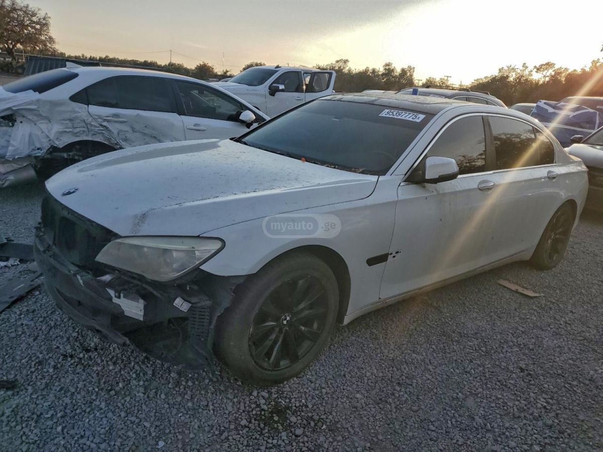 BMW 740