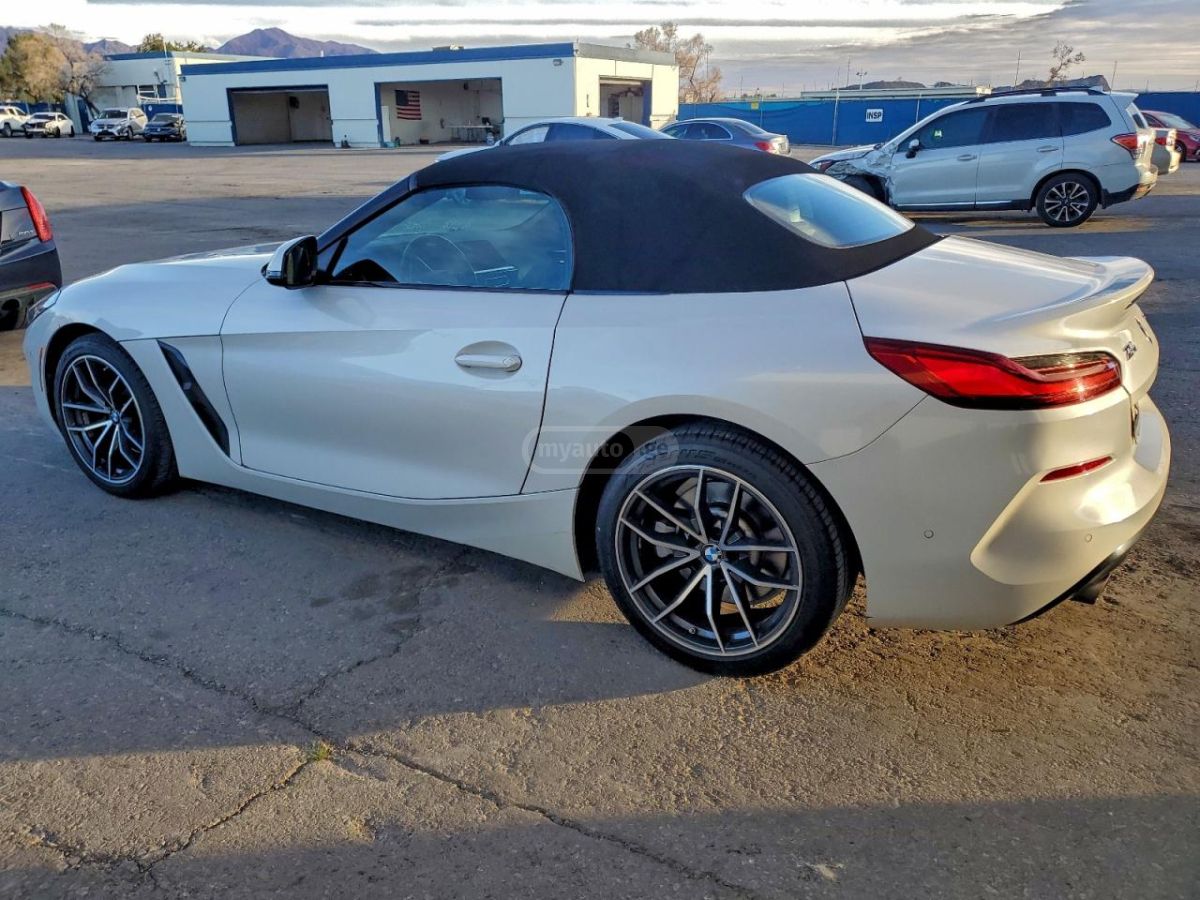 BMW Z4 2021 — photo 2