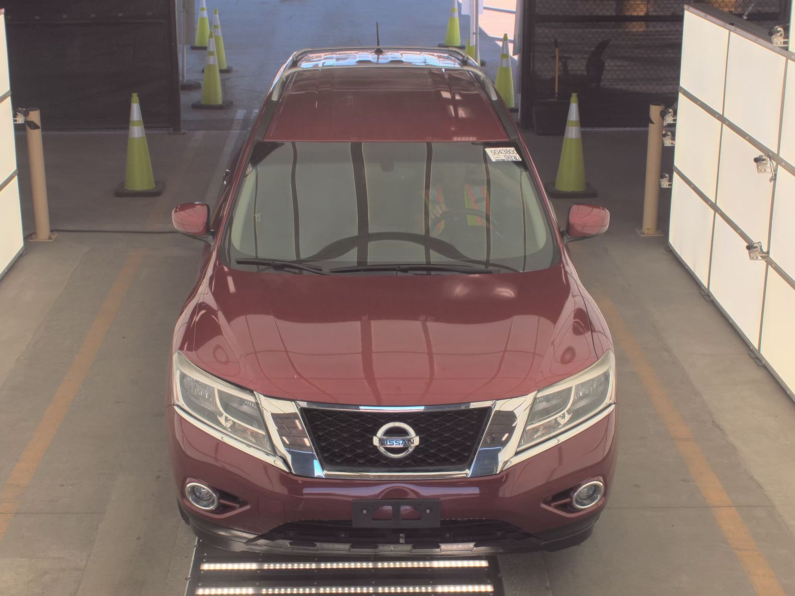 Nissan Pathfinder 2015 — photo 2