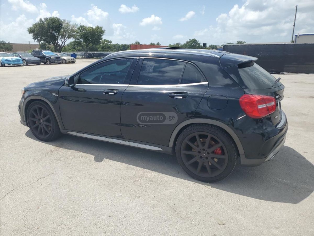 Mercedes-Benz GLA 45 AMG 2015 — photo 2