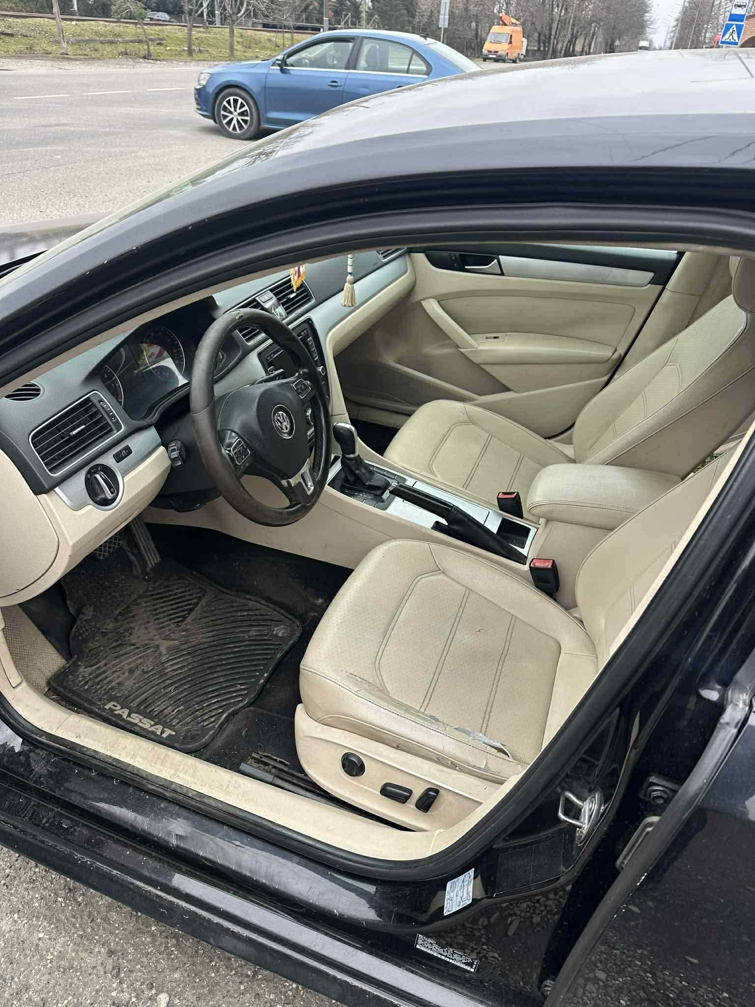 Volkswagen Passat 2012 — photo 2