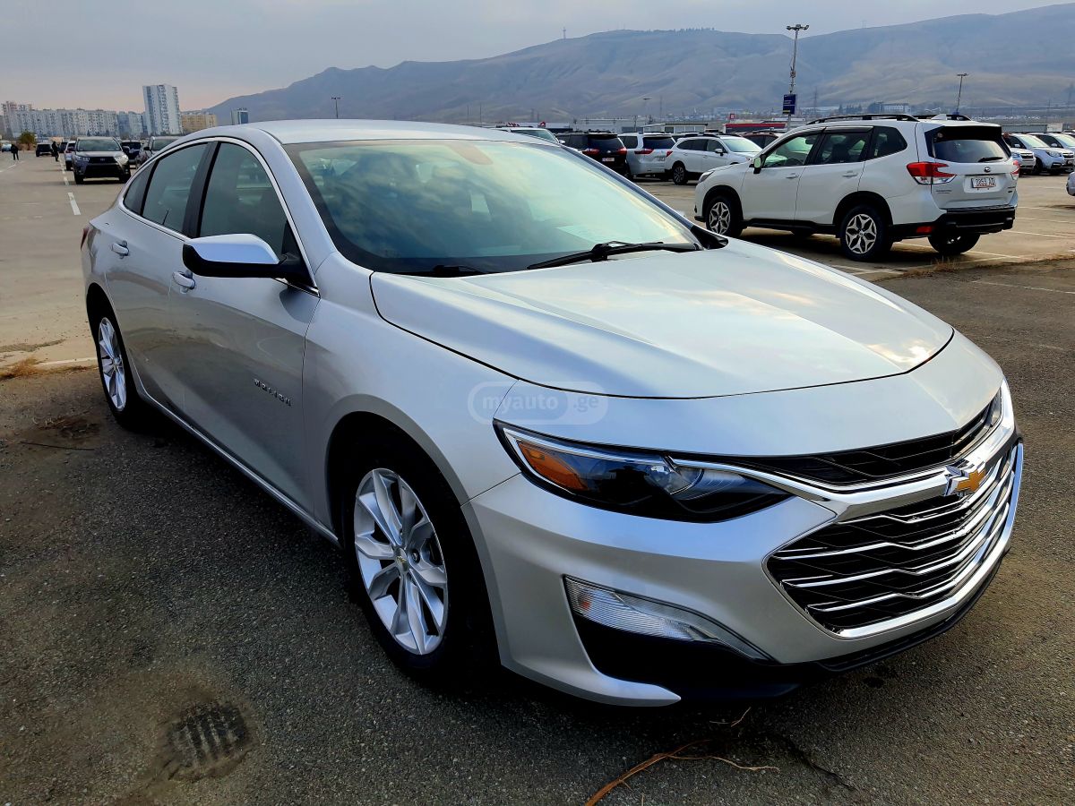 Chevrolet Malibu 2019 — photo 2