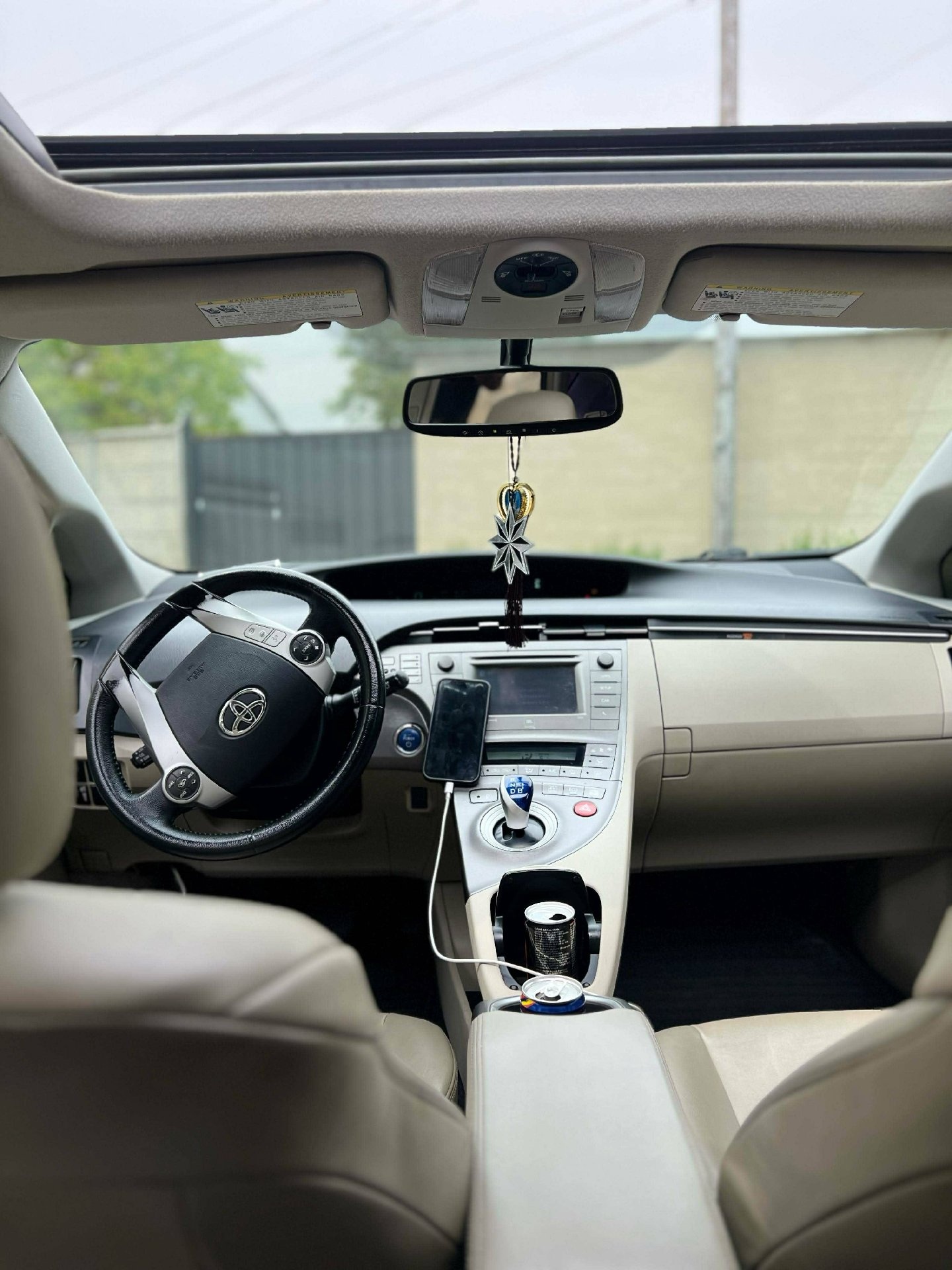 Toyota Prius 2012 — photo 2