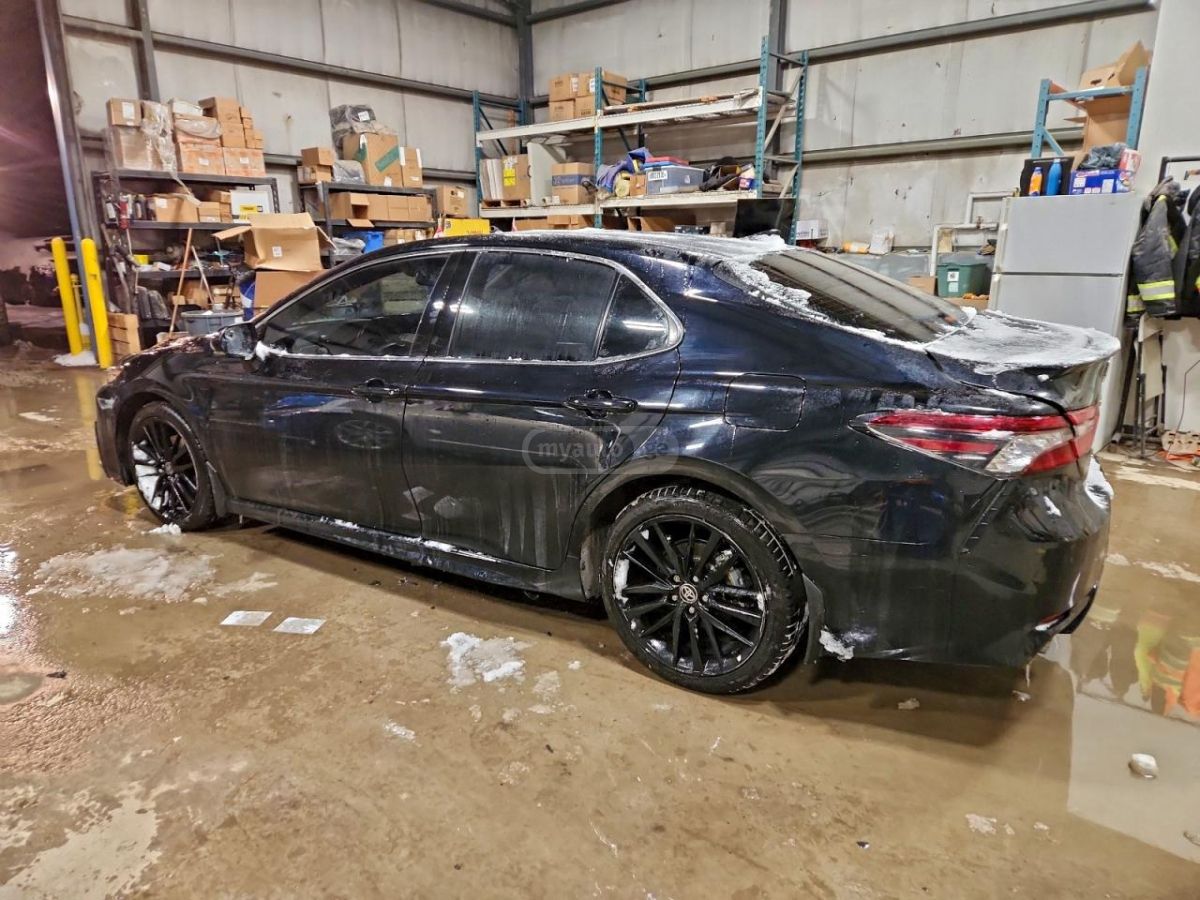 Toyota Camry 2024 — photo 2