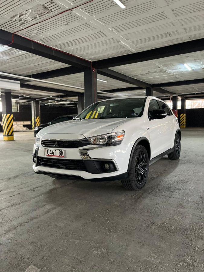 Mitsubishi Outlander Sport 2018 — photo 2