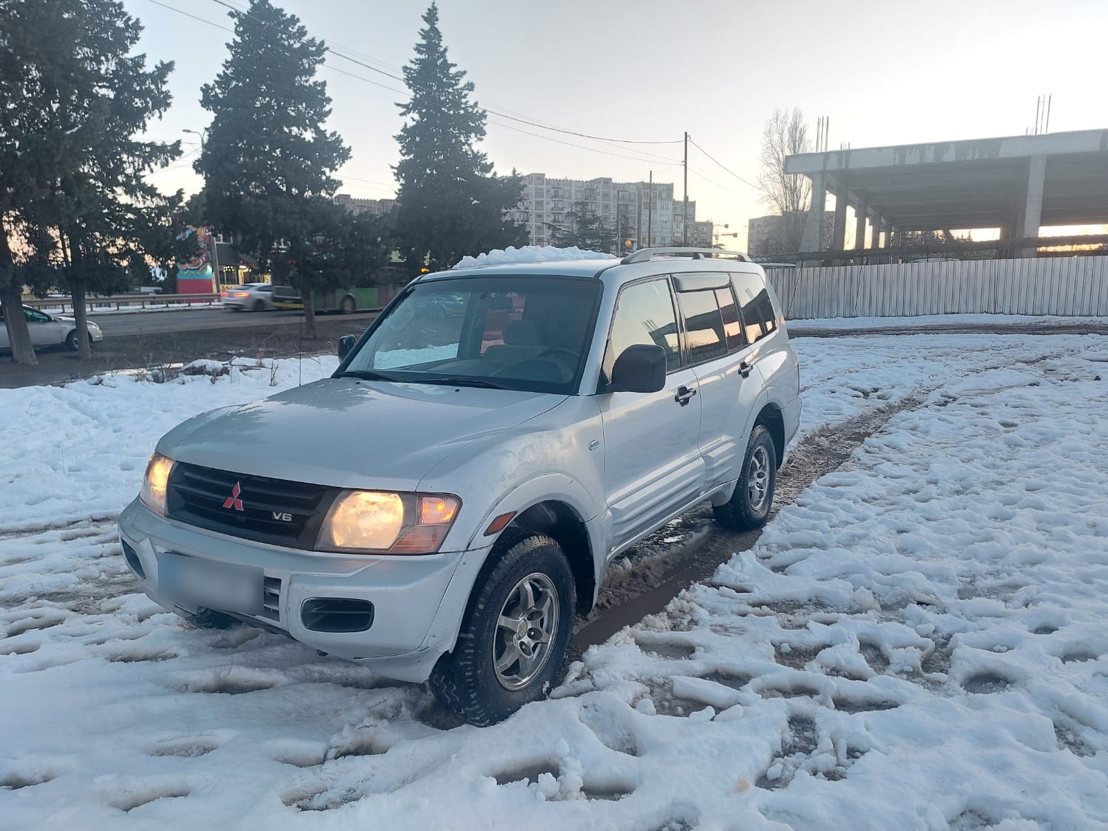 Mitsubishi Pajero 2000 — photo 2