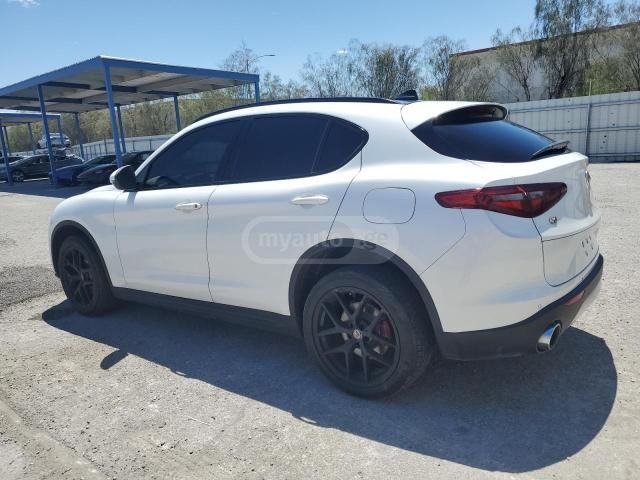 Alfa Romeo Giulia 2018 — photo 2