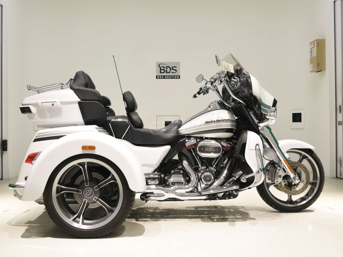 Harley-Davidson Electra Glide 2020 — photo 2