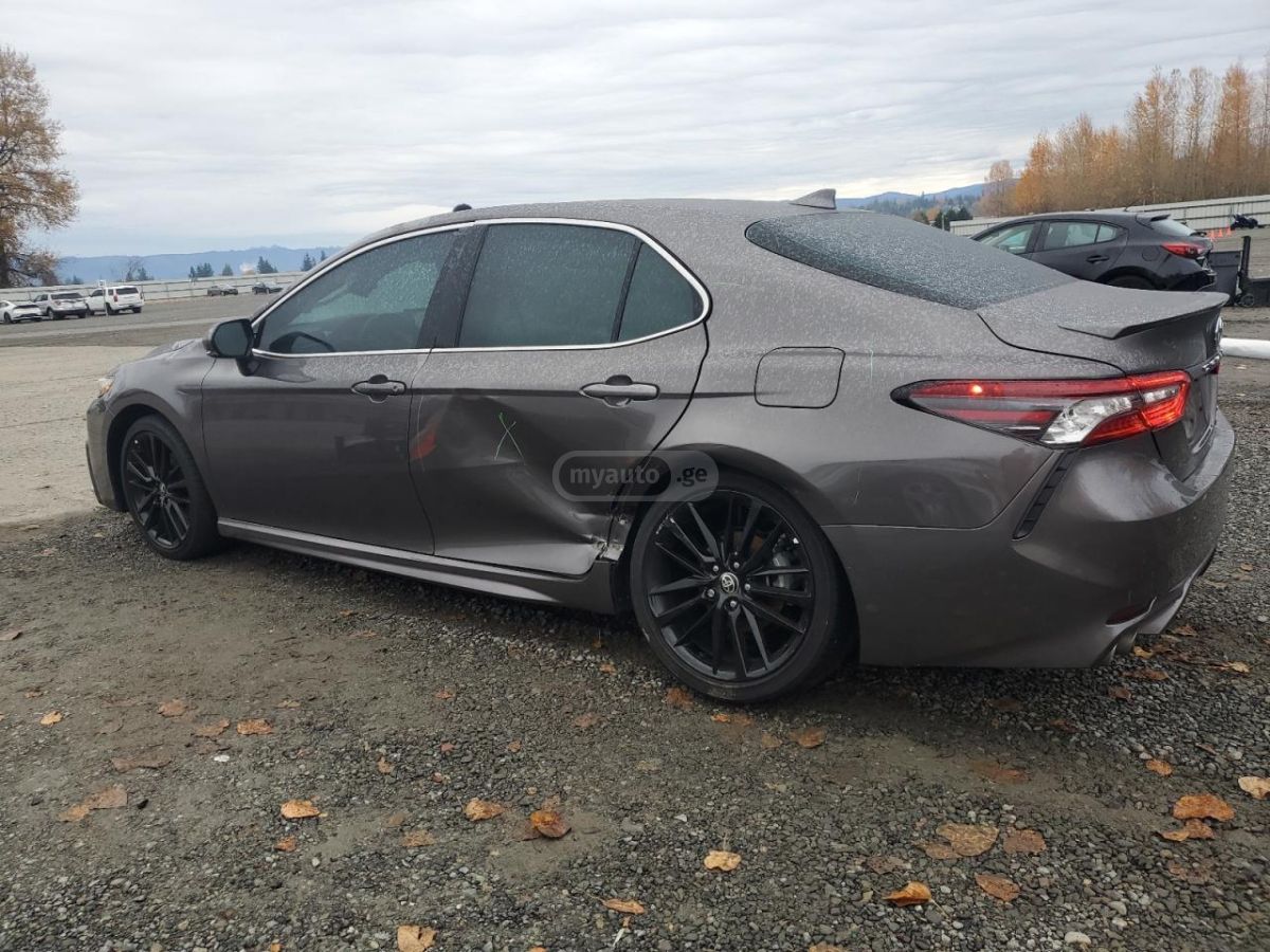 Toyota Camry 2024 — photo 2
