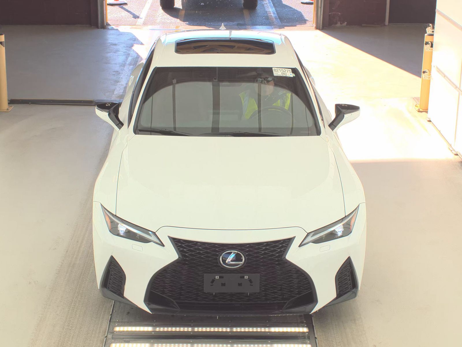 Lexus IS 300 2025 — photo 2
