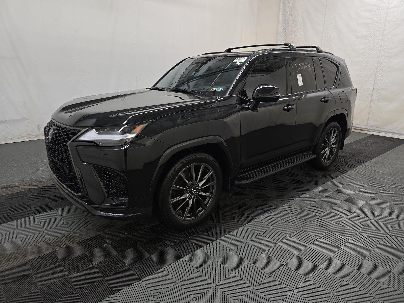 Lexus LX 600