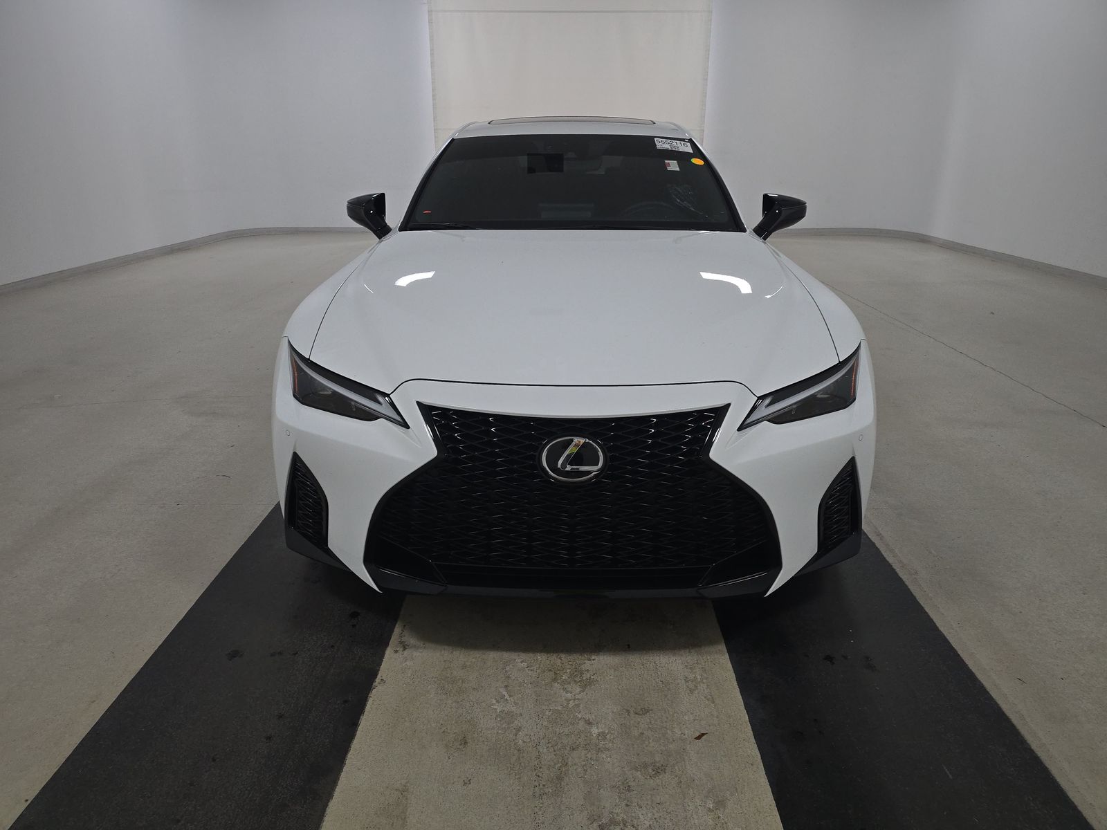 Lexus IS 350 2025 — photo 2