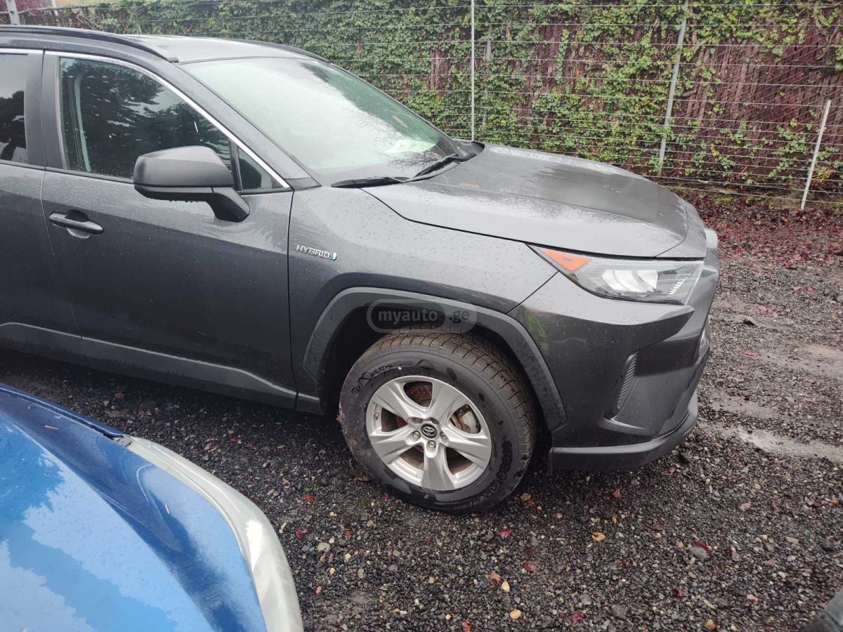 Toyota RAV 4 2020 — photo 2