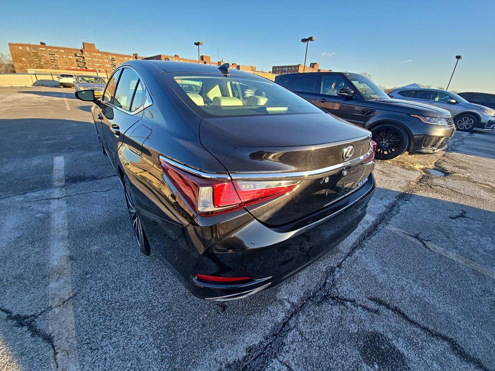 Lexus ES 350 2025 — photo 2