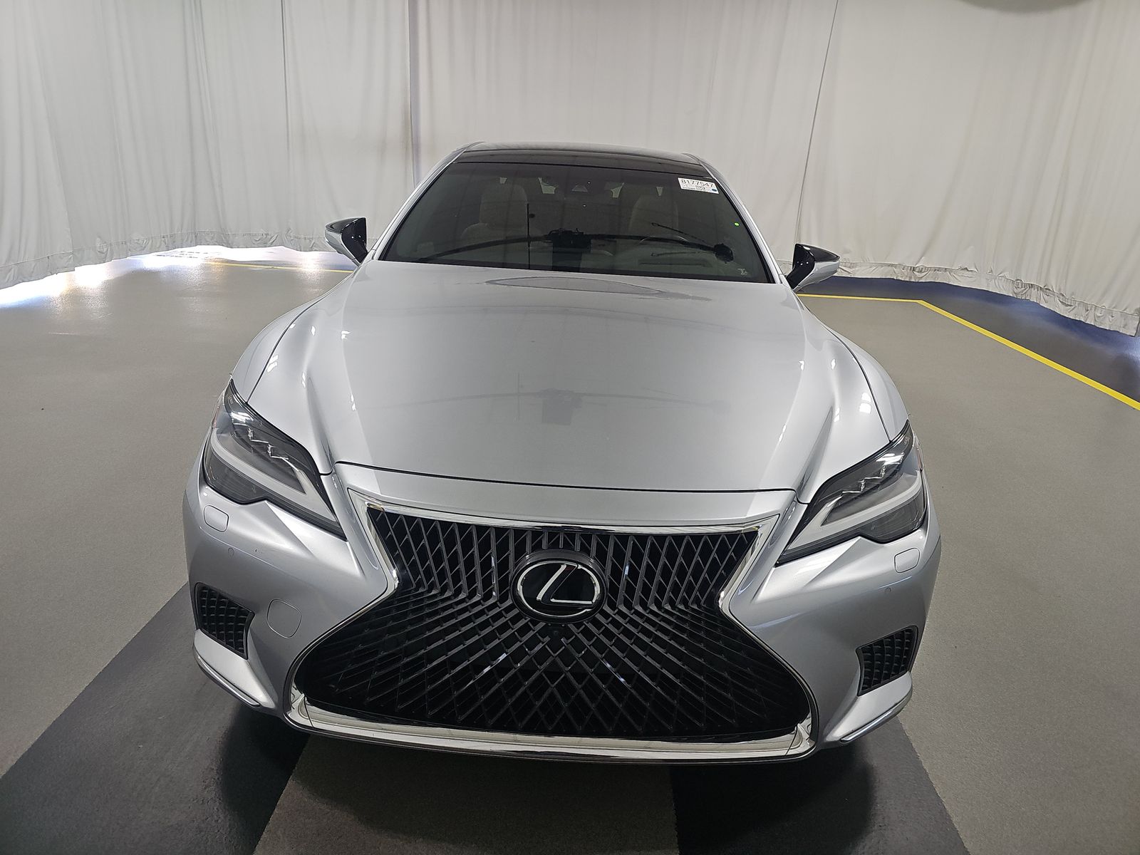 Lexus LS 500 2022 — photo 2
