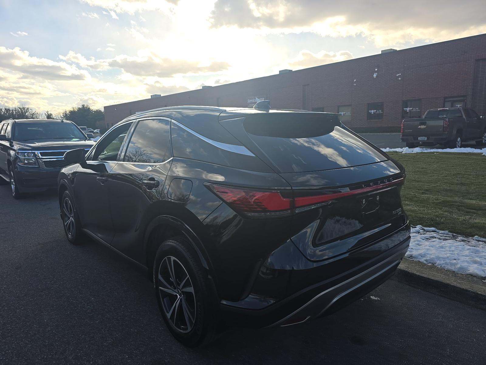 Lexus RX 350 2024 — photo 2