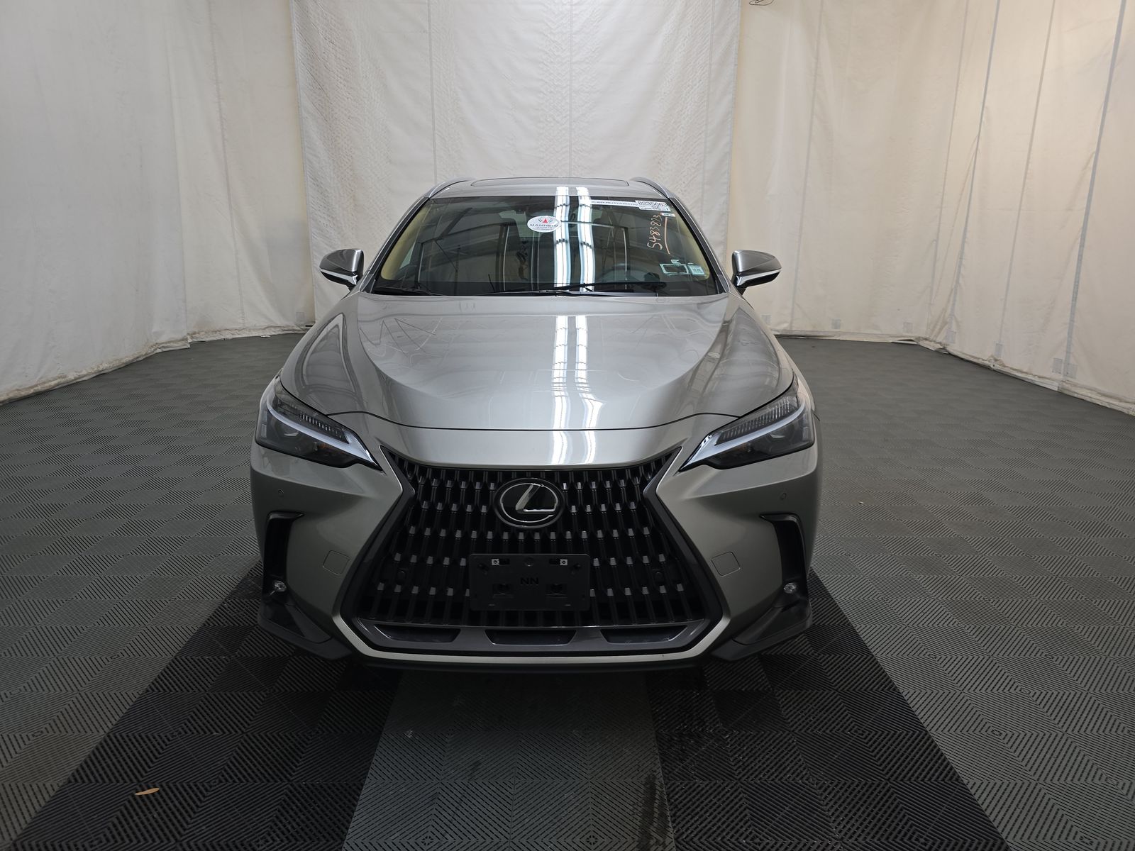 Lexus NX 350 2023 — photo 2