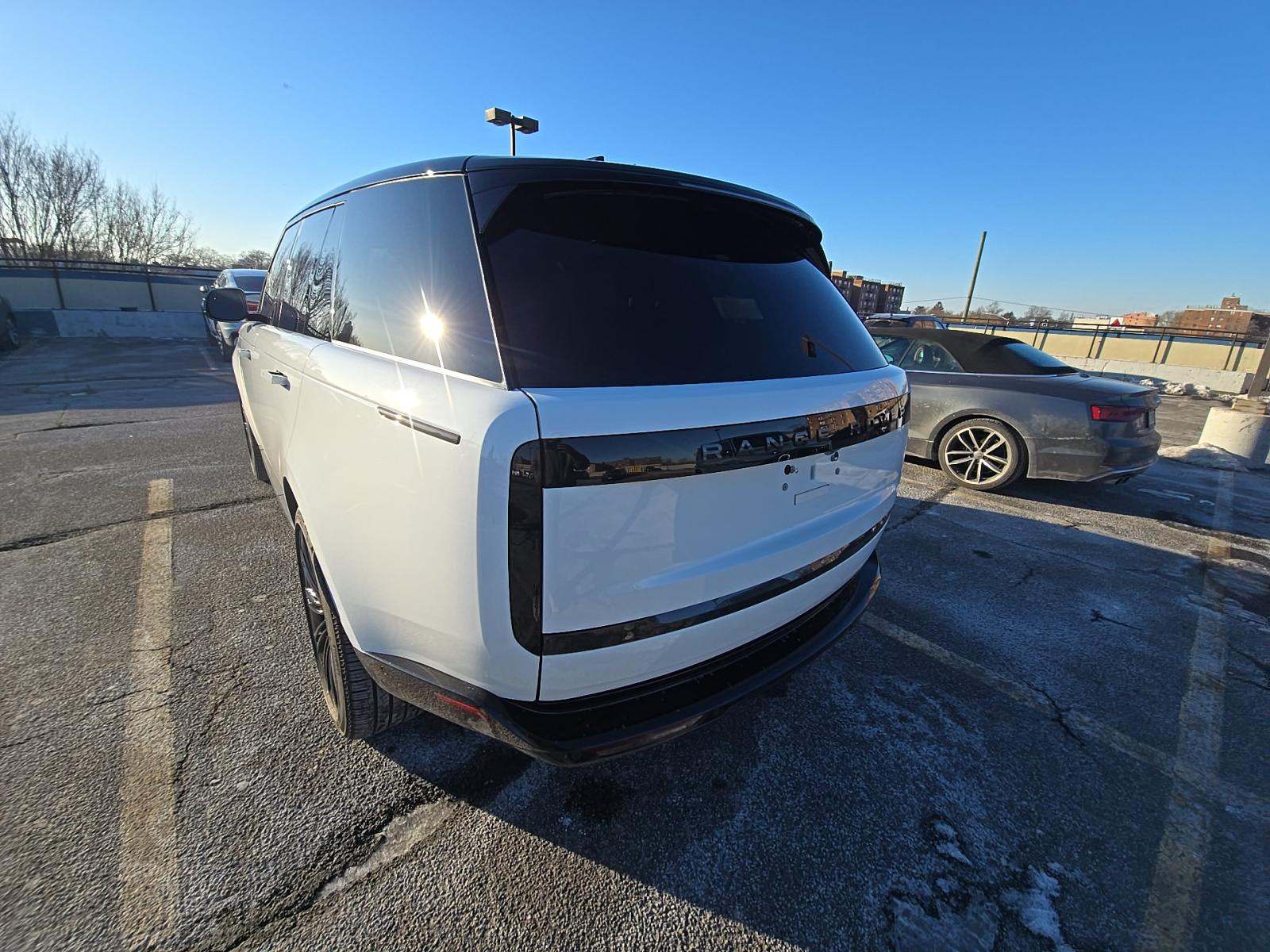 Land Rover Range Rover 2025 — photo 2
