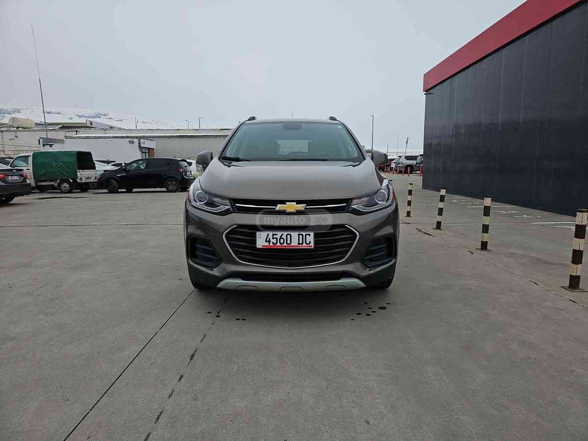 Chevrolet Trax 2022 — photo 2