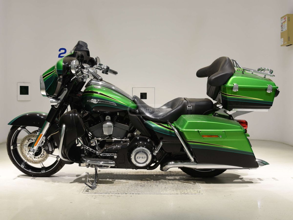Harley-Davidson Street Glide 2011 — photo 2