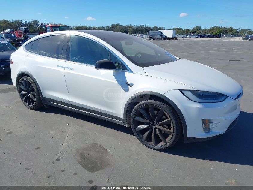 Tesla Model X 2021 — photo 2