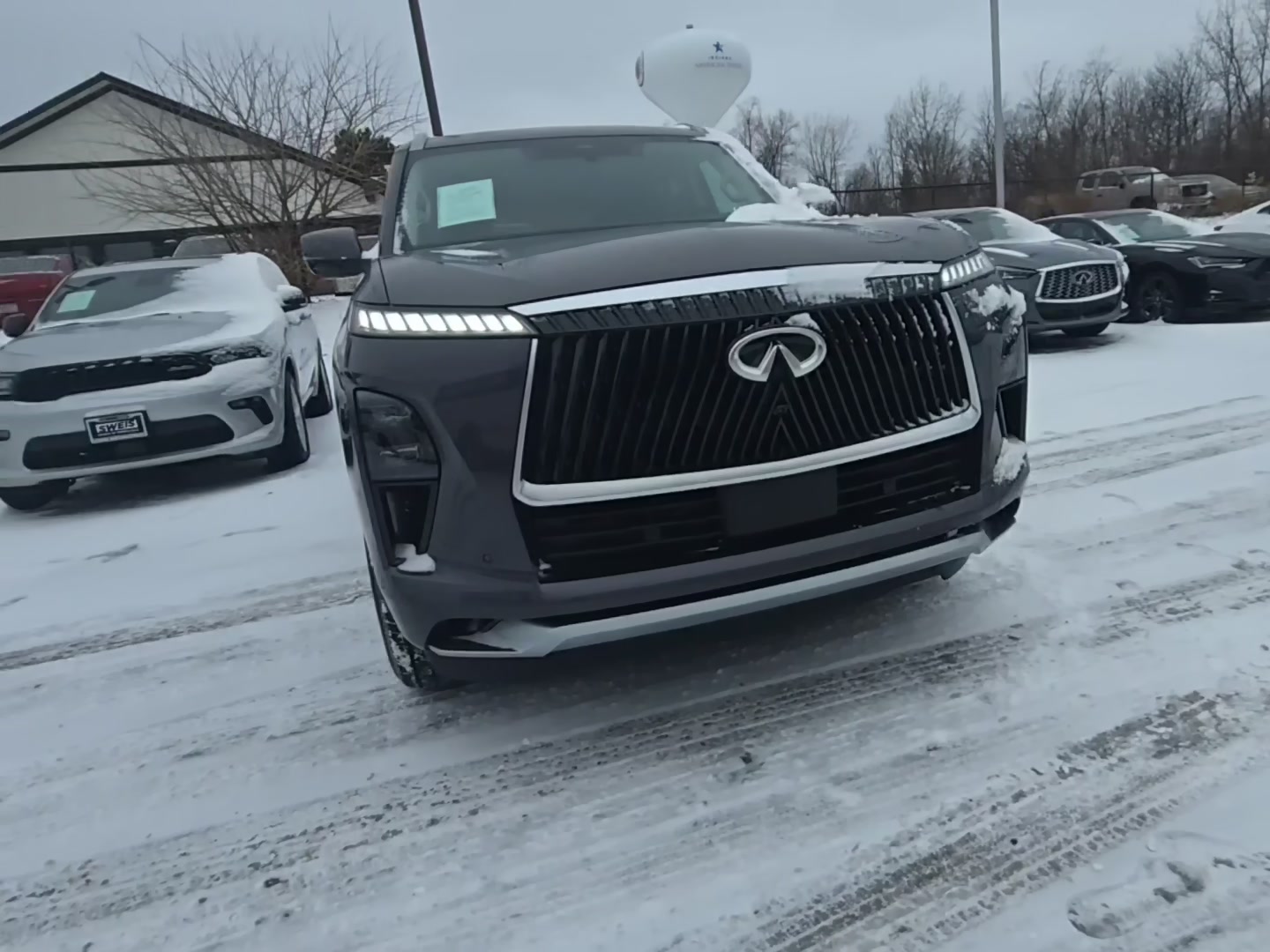 Infiniti QX80 2026 — photo 2