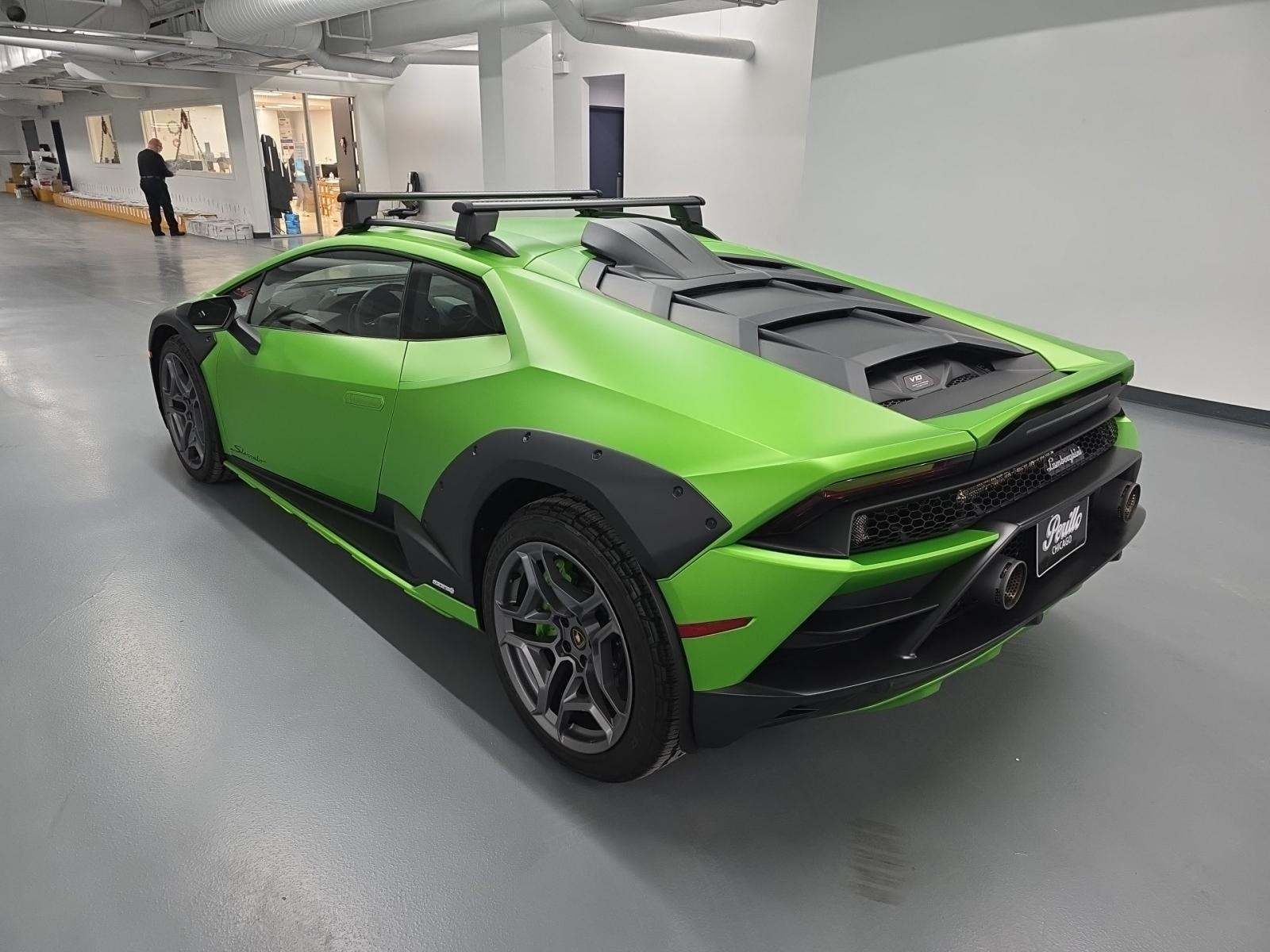 Lamborghini Huracan 2024 — photo 2