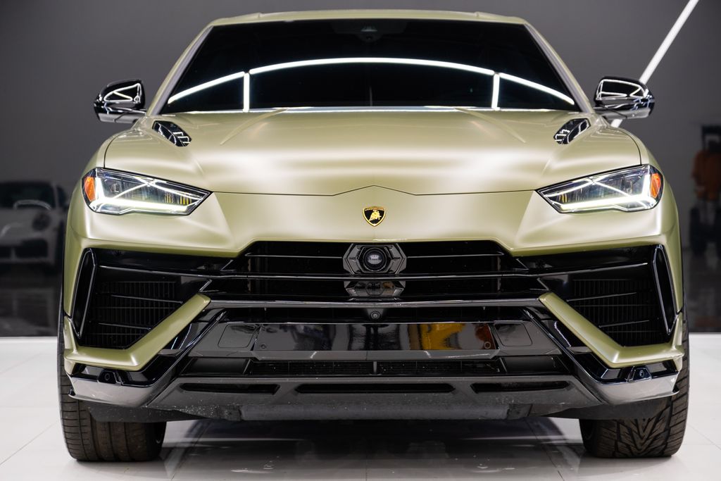 Lamborghini Urus 2024 — photo 2