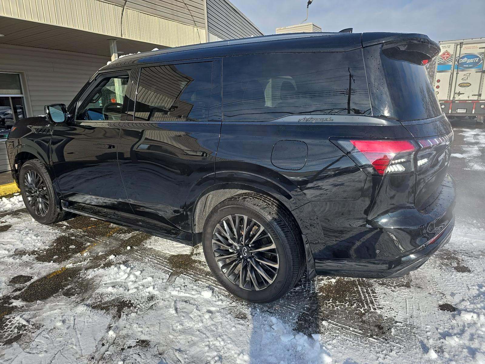 Infiniti QX80 2025 — photo 2