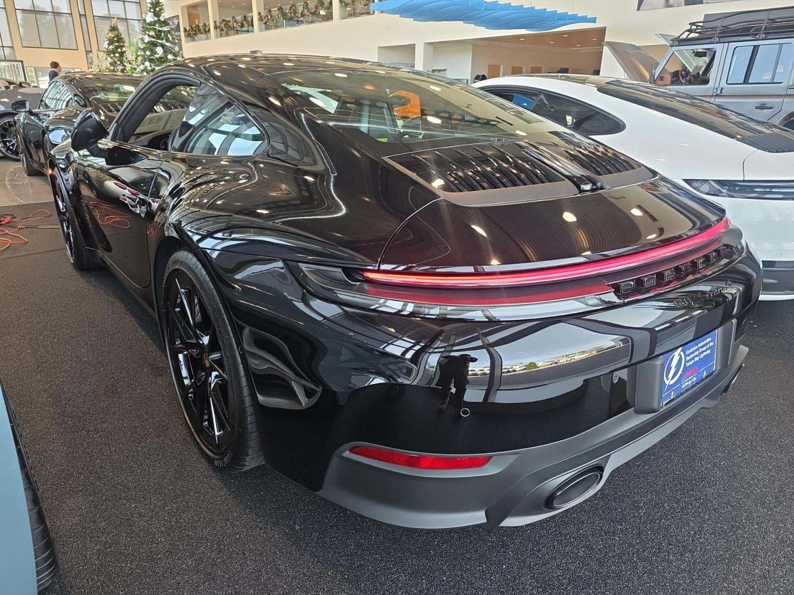 Porsche 911 2025 — photo 2