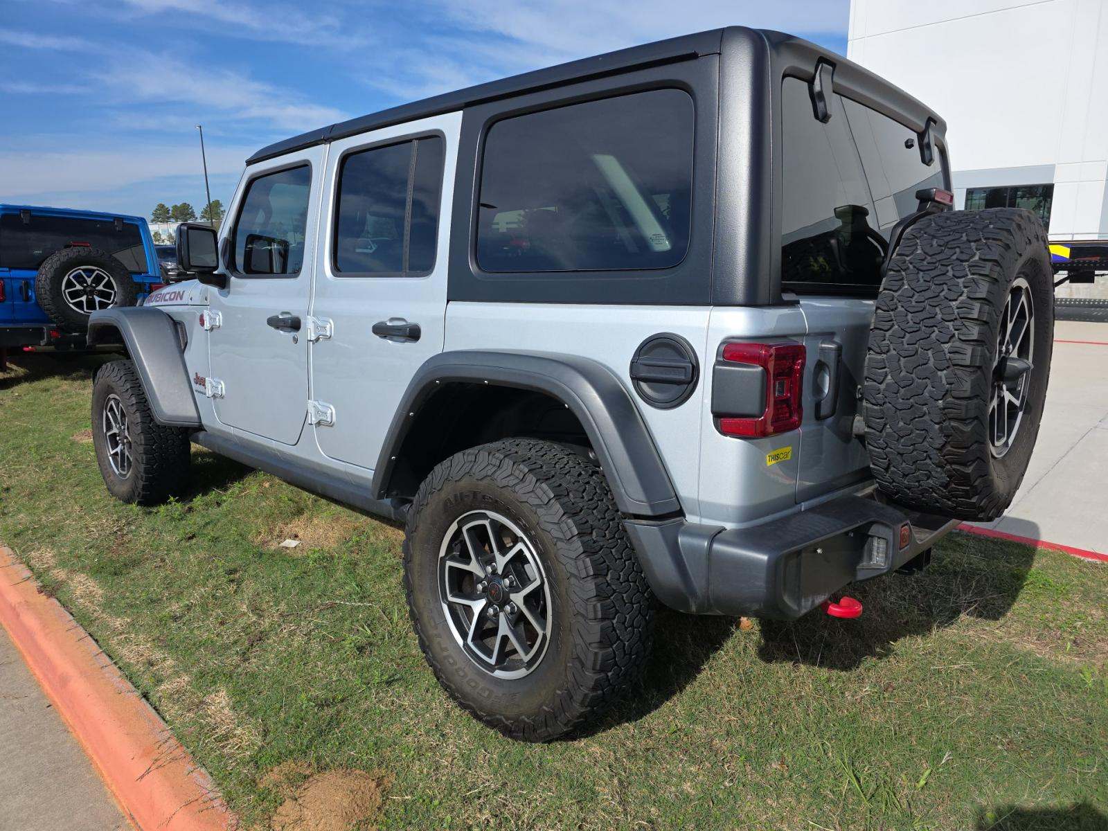 Jeep Wrangler 2024 — photo 2