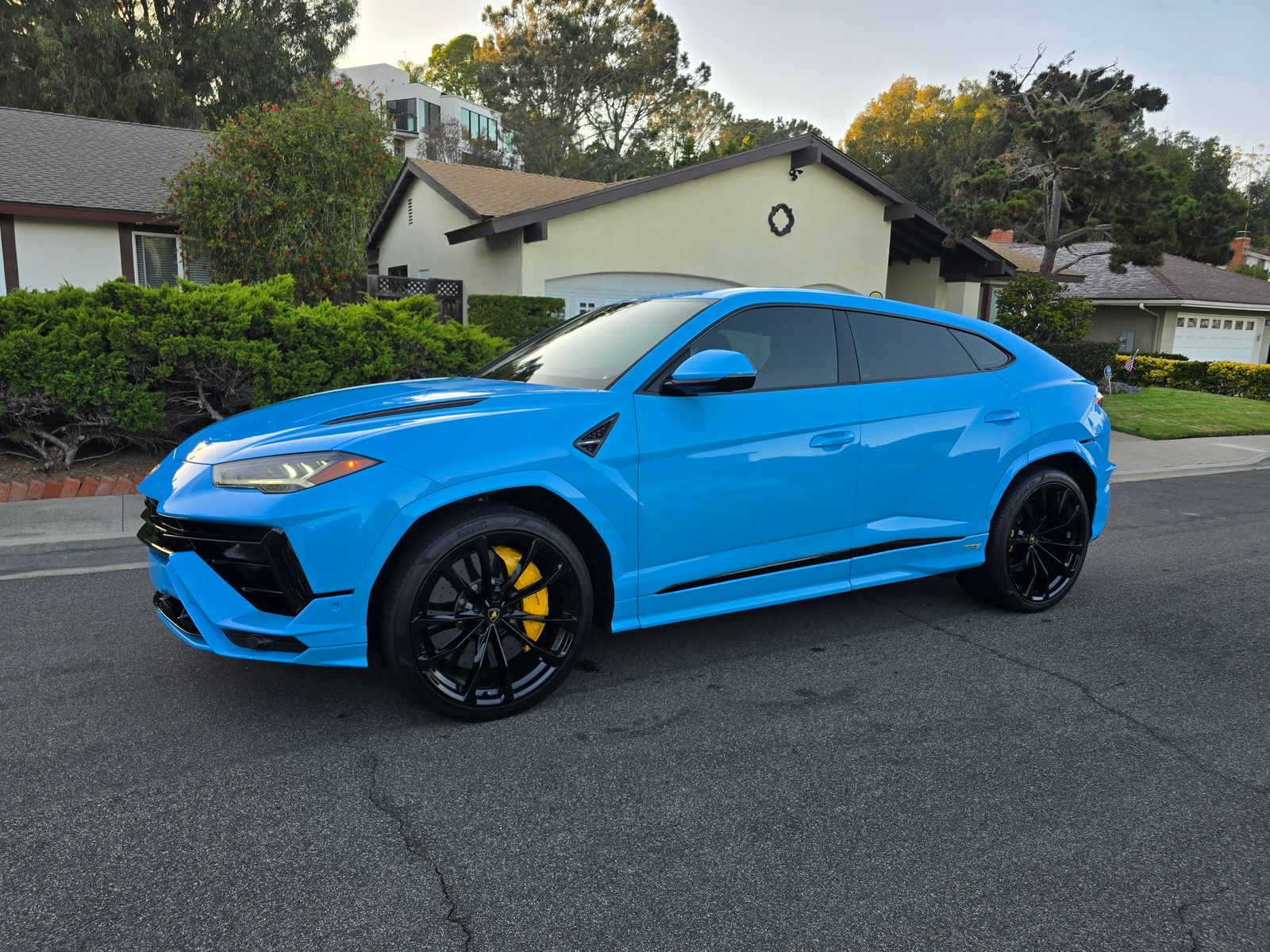 Lamborghini Urus 2024 — photo 2