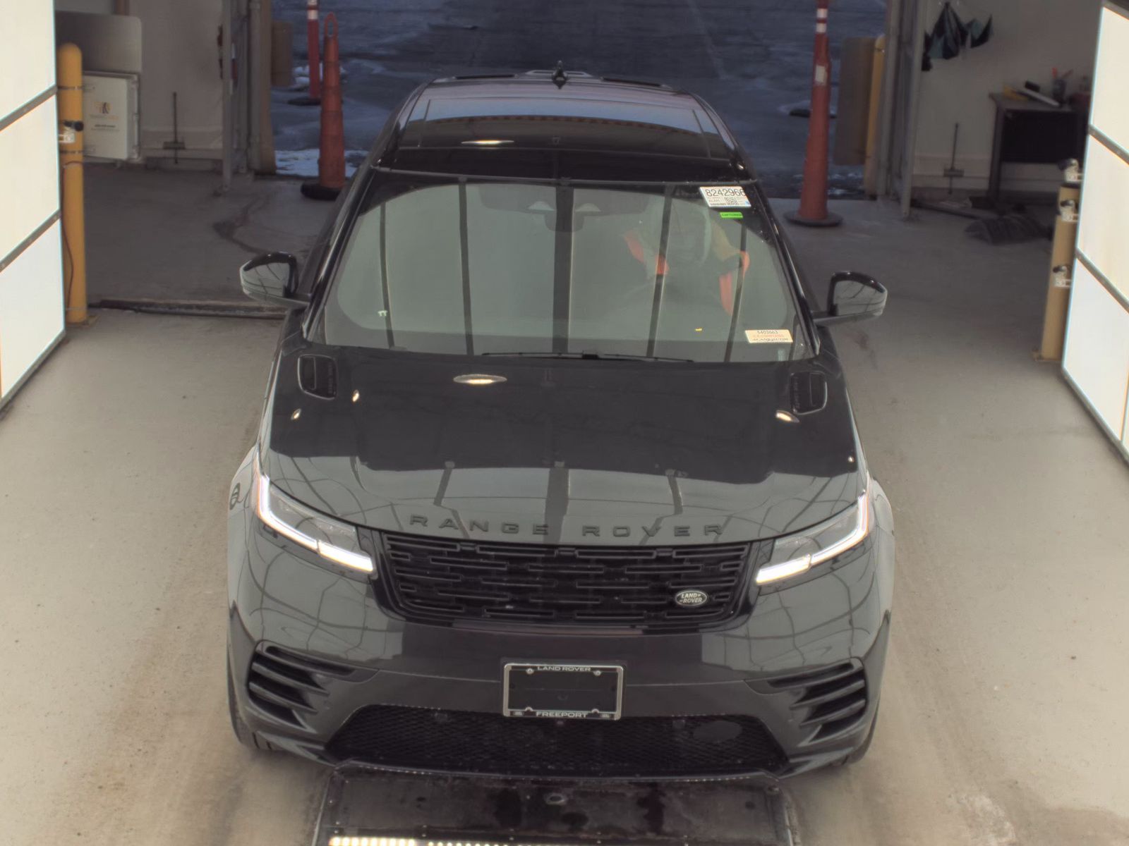 Land Rover Range Rover Velar 2026 — photo 2