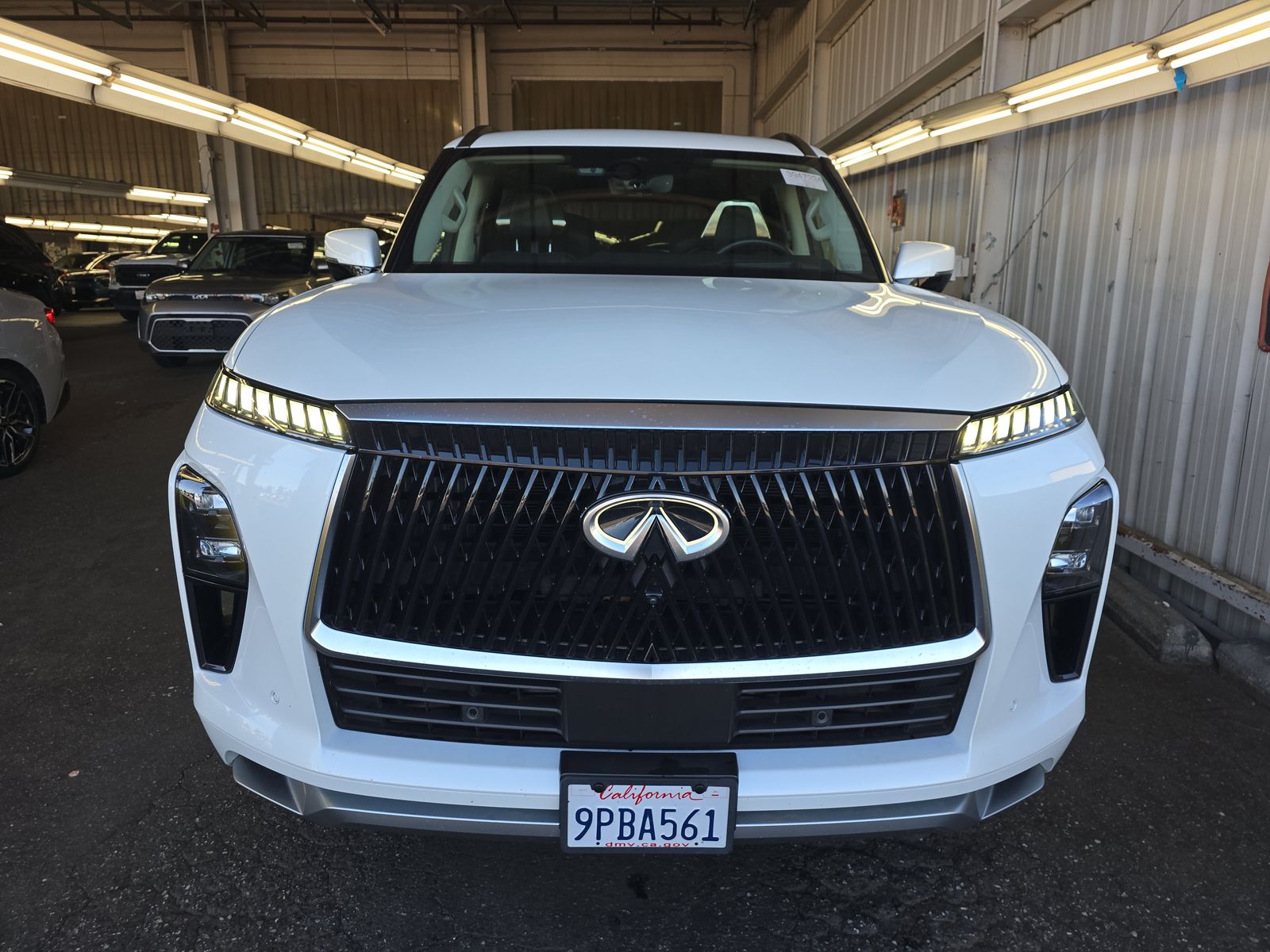 Infiniti QX80 2025 — photo 2