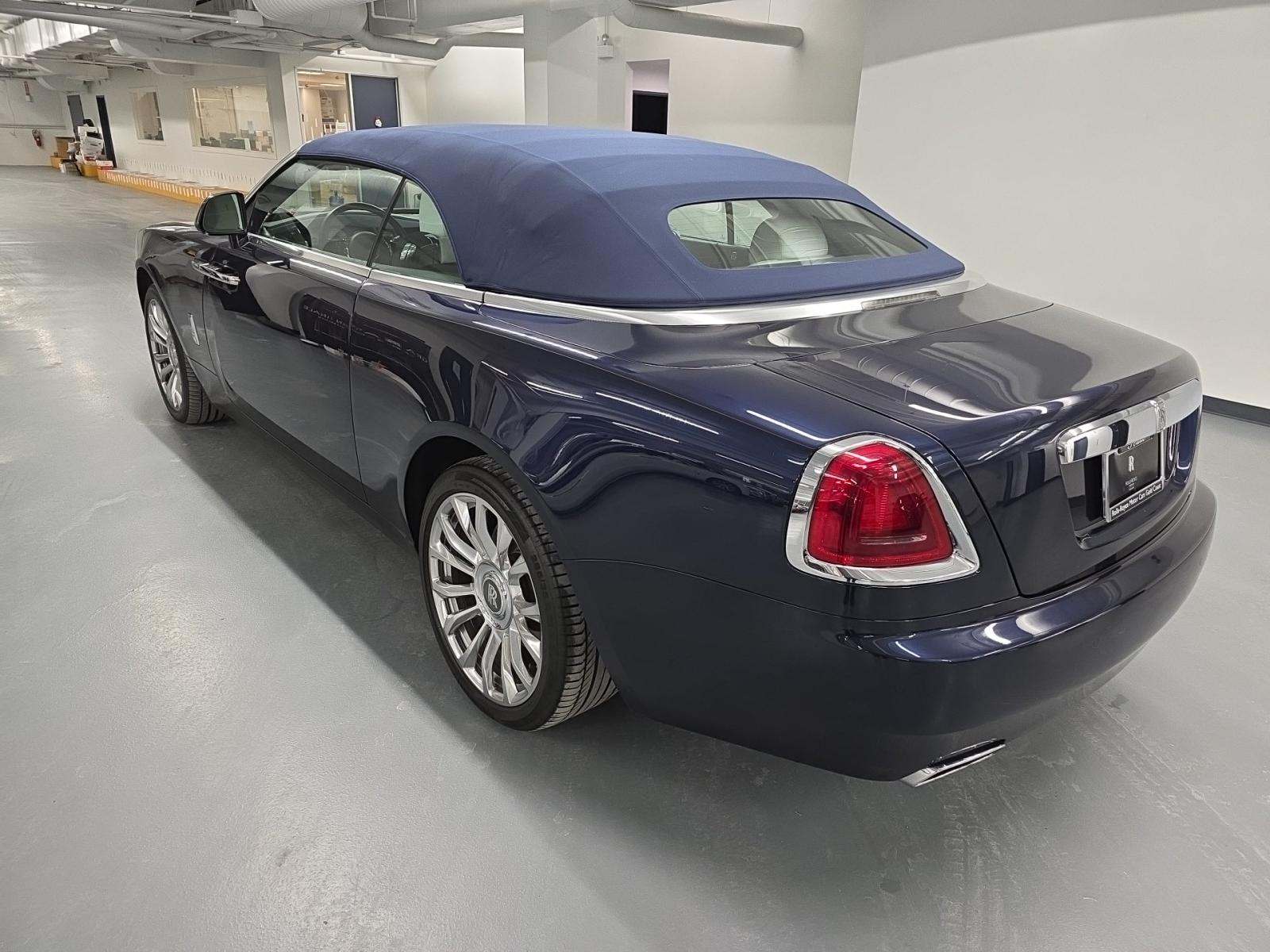 Rolls-Royce Dawn 2020 — photo 2