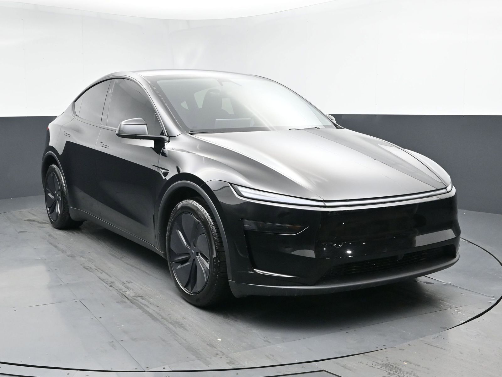 Tesla Model Y 2026 — photo 2