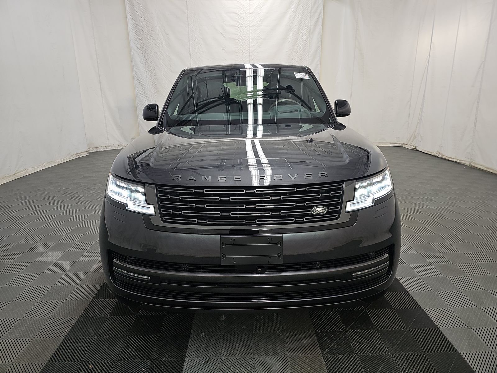Land Rover Range Rover 2025 — photo 2