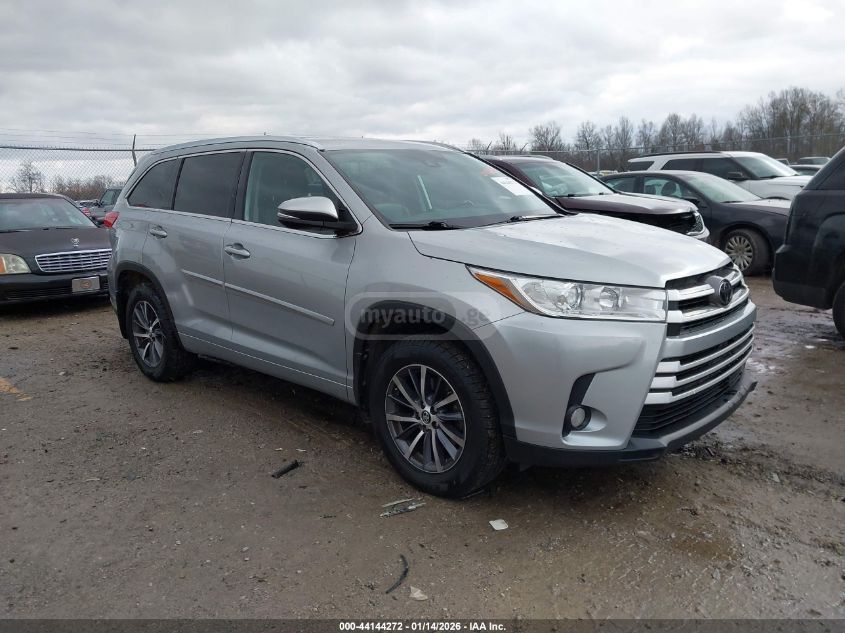 Toyota Highlander 2018 — photo 2