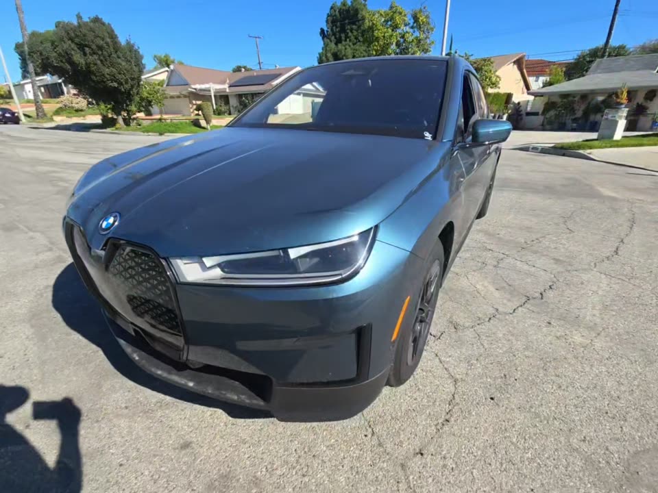 BMW iX