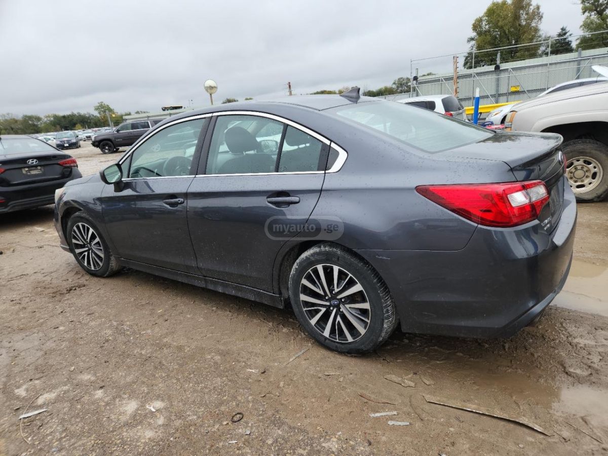 Subaru Legacy 2019 — photo 2