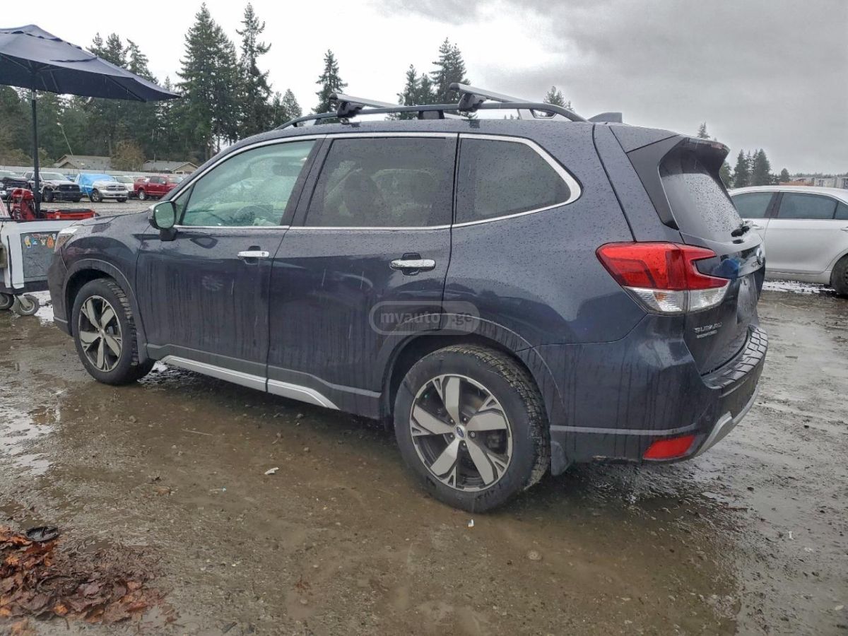 Subaru Forester 2019 — photo 2