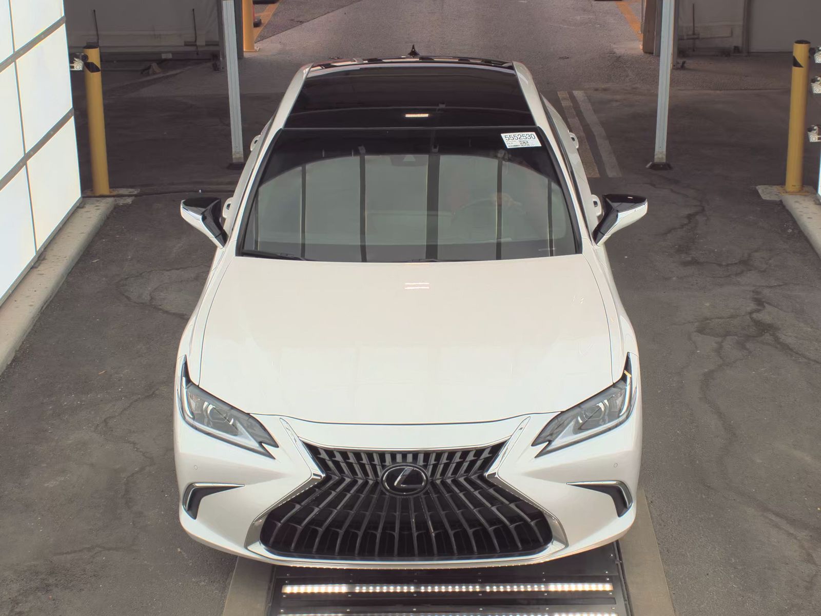 Lexus ES 350 2024 — photo 2