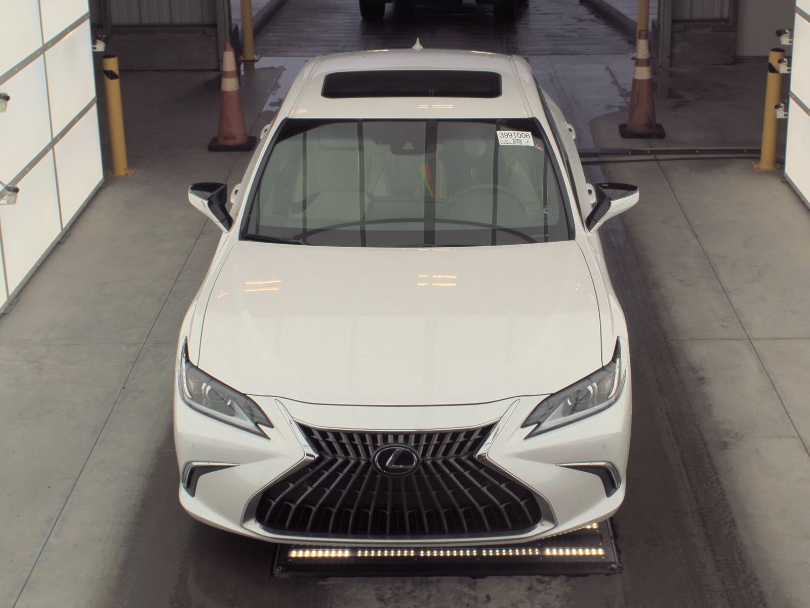 Lexus ES 250 2024 — photo 2