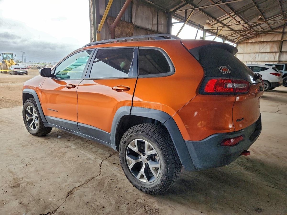 Jeep Cherokee 2016 — photo 2