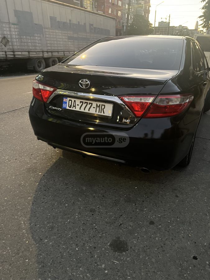 Toyota Camry 2017 — photo 2