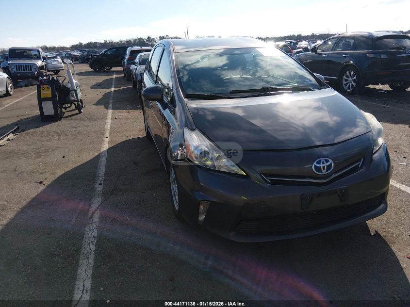 Toyota Prius V 2014 — photo 2