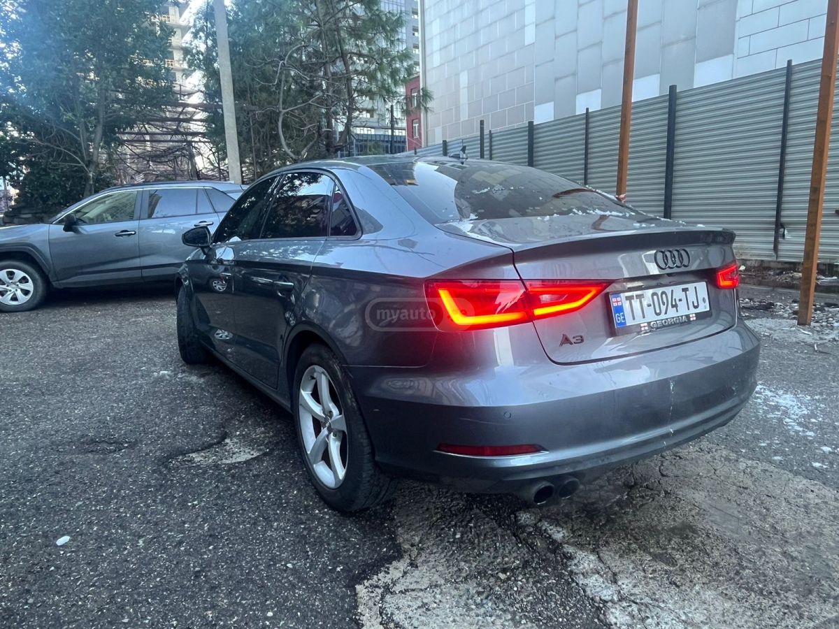 Audi A3 2015 — photo 2