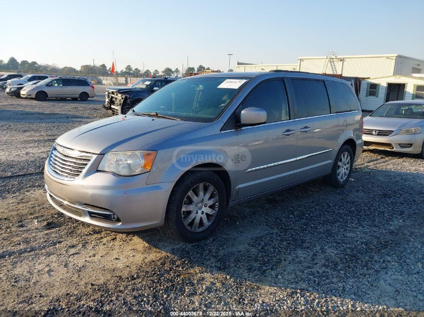 Chrysler Town and Country 2014 — photo 2