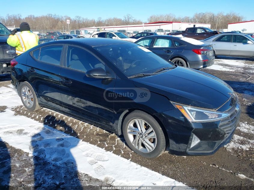 Hyundai Elantra 2019 — photo 2